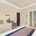 The Presidential Suite, With Free Parking! *