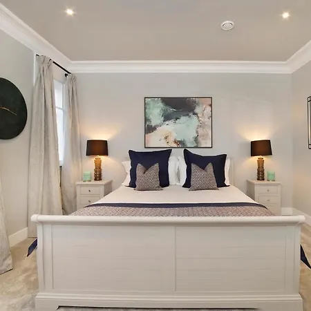 The Presidential Suite, With Free Parking! Apartment York