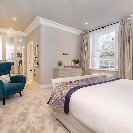 The Presidential Suite, With Free Parking! York