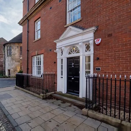 The Presidential Suite, With Free Parking! York