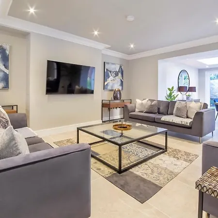 The Presidential Suite, With Free Parking! York